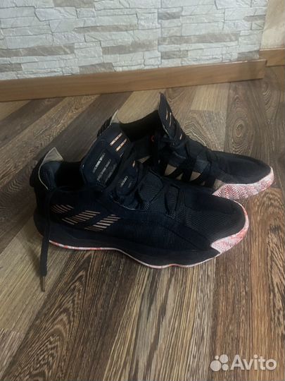 Баскетбольные кроссовки adidas dame 6