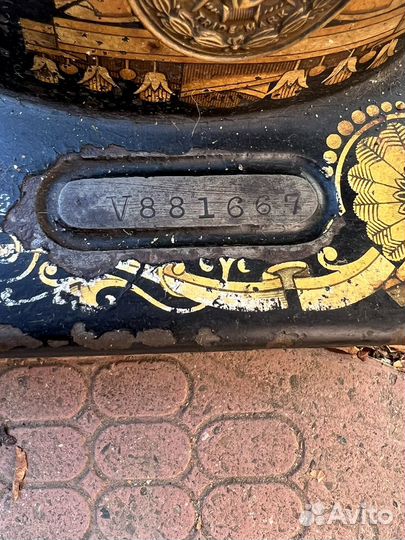 Швейная машинка сингер