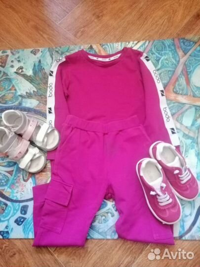 Костюм 92,98, кроссовки 25 для девочки