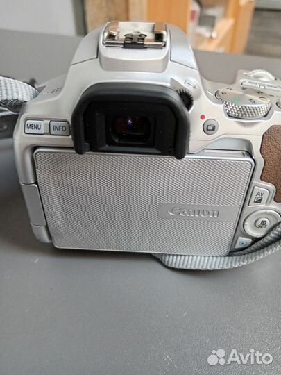 Фотоаппарат Canon eos 250D