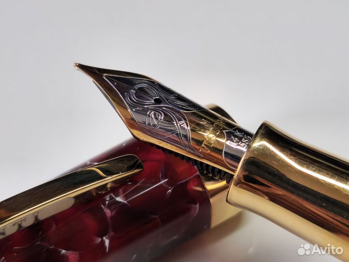 Ручка перьевая Visconti Opera Elements 14k