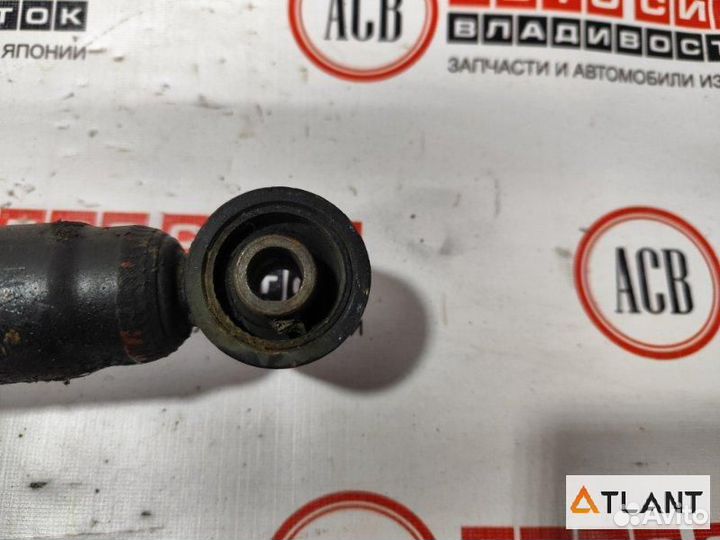 Стойка задняя правая toyota crown