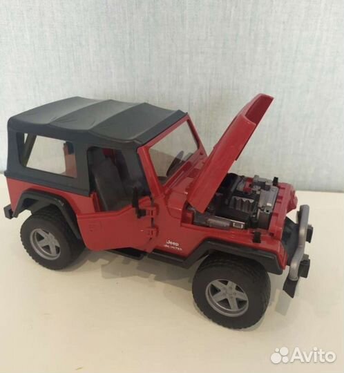 Внедорожник Bruder