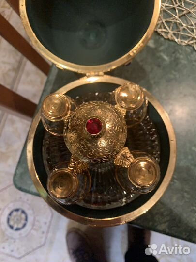 Яйцо феберже.графин, рюмки