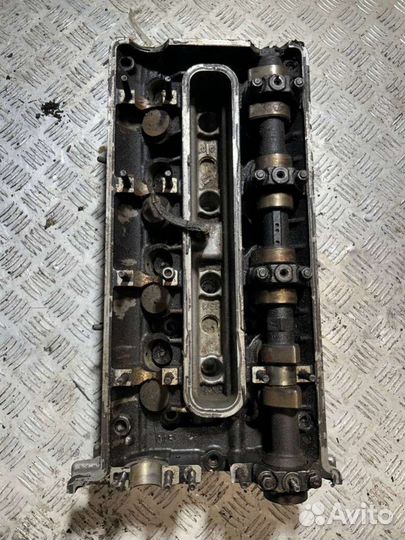 Головка блока цилиндров BMW 7 E38 2000