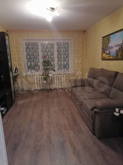 2-к. квартира, 57,1 м², 1/10 эт.
