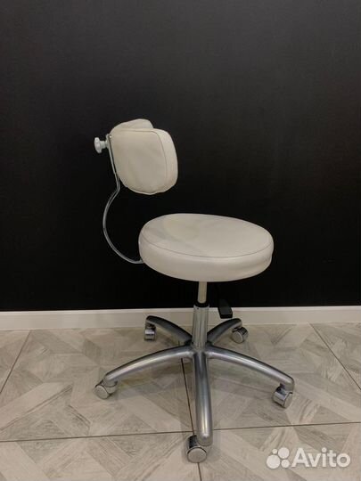 Стул мастера педикюра