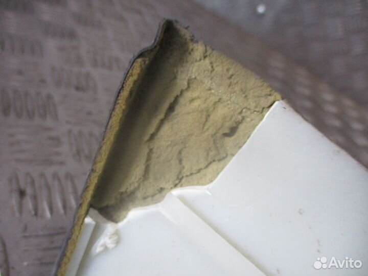 Обшивка передней панели правая Mercedes-Benz A9436