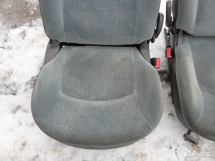 Передние сидения для Peugeot 206