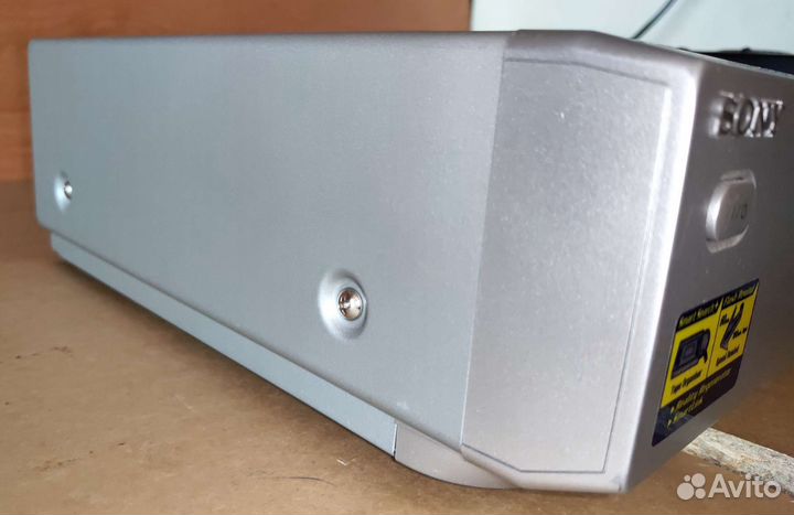 Видеомагнитофон hi fi стерео Sony slv-se710