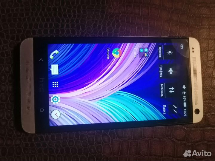 HTC One M7, 2/32 ГБ