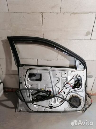 Дверь передняя левая Toyota Will VS ZZE127 2001г