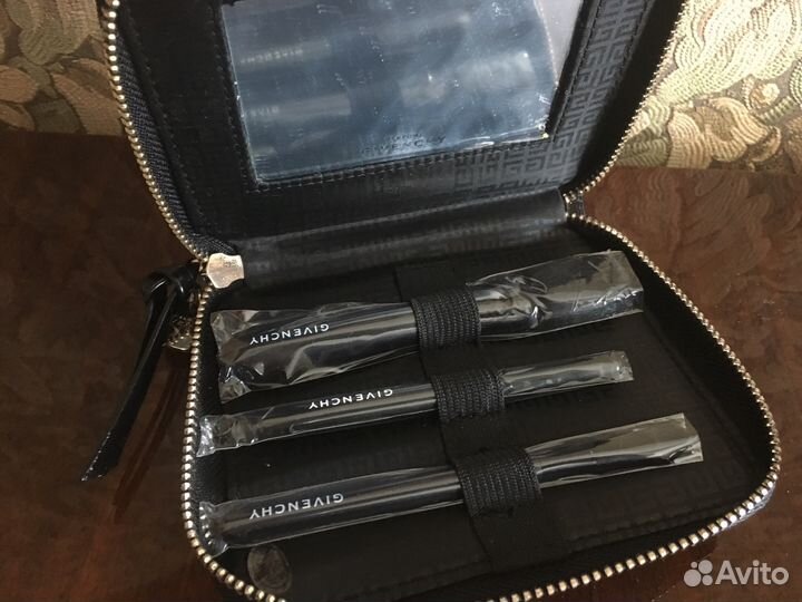 Брендовые косметика и косметички