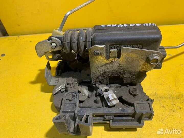 Замок двери передней правой Renault Sandero 2009-2