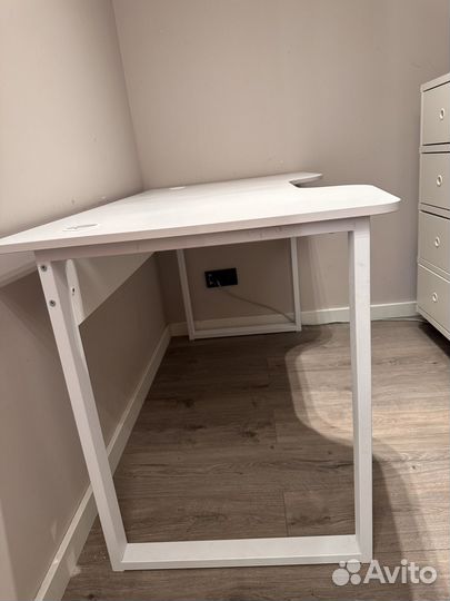 Стол письменный офисный