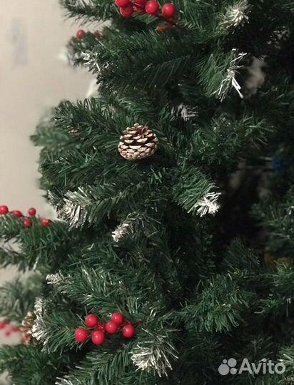 Ель новая искуственная с шишками и ягодами, 210 см