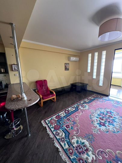 2-к. квартира, 56 м², 4/9 эт.