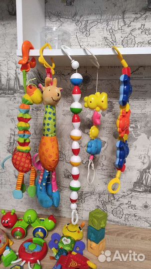 Развивающие игрушки для малыша пакетом