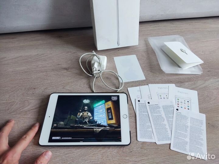 Apple iPad mini 4 128 Gb + sim Cellular