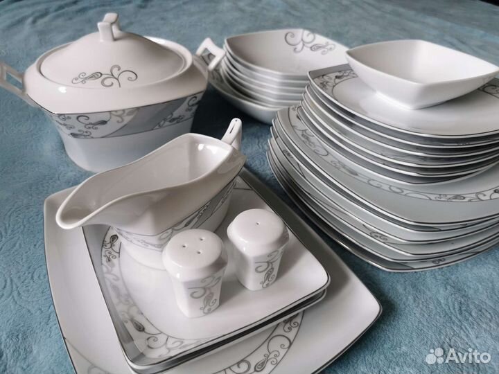 Столовый сервиз Koburi, фарфор (Япония)