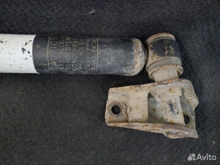 Амортизатор задний Toyota Rav4 XA20 2005