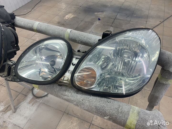 Фары две с Lexus GS300 Tayota arista оригинал