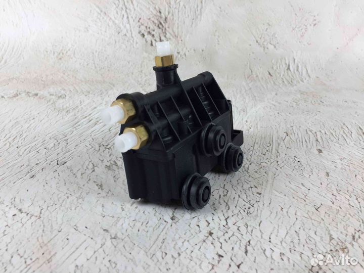 Блок клапанов пневмоподвески Range Rover Sport
