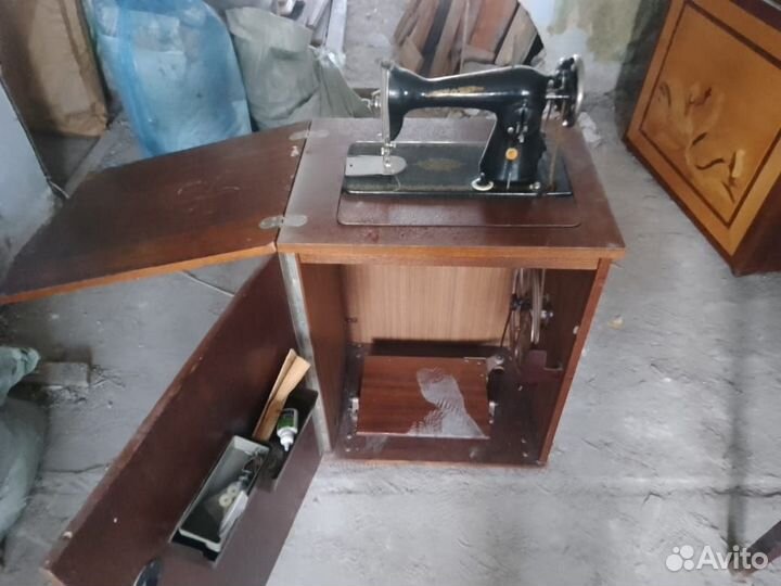 Швейная машинка