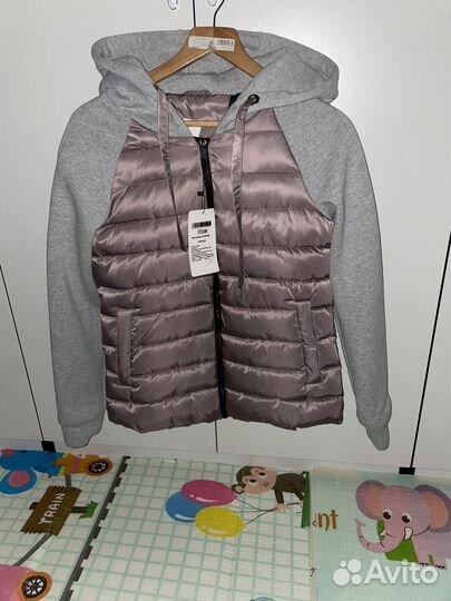 Куртка Женская Новая с Биркой размер 42