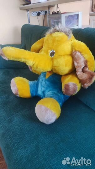 Игрушка большой плюшевый слон