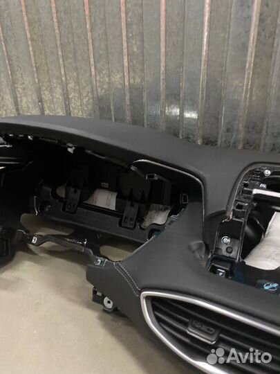 Торпедо с подушкой Hyundai Santa Fe 4 TM