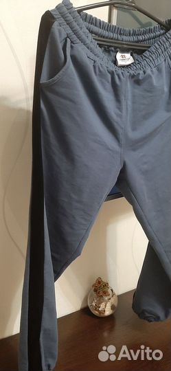 Спортивный костюм женский