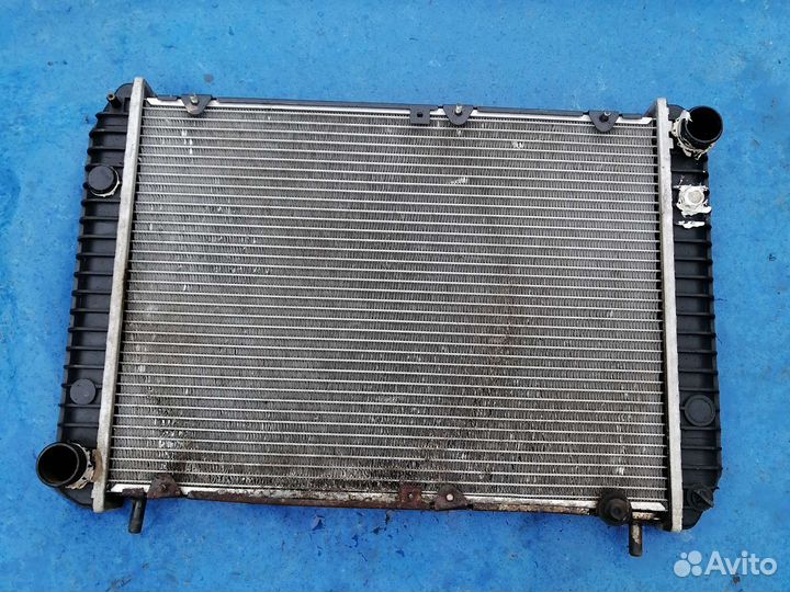 Радиатор охлаждения газ-3110 31105 Волга