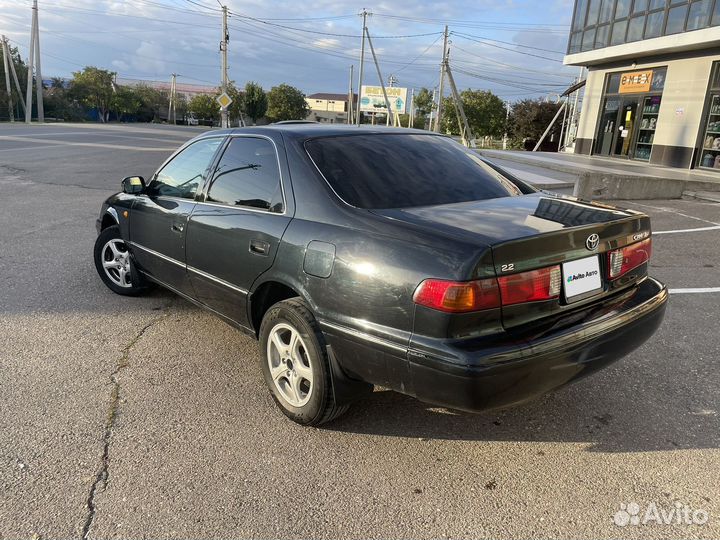 Toyota Camry 2.2 AT, 2001, 280 000 км