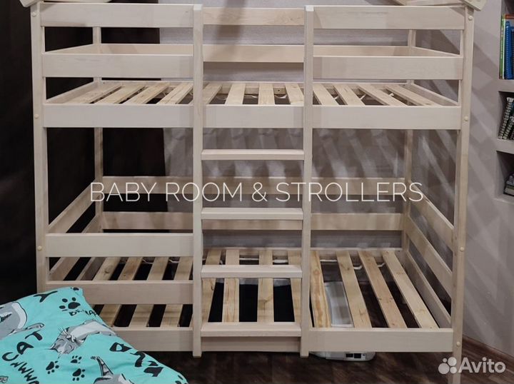 Двухъярусная кровать с лестницей по центру