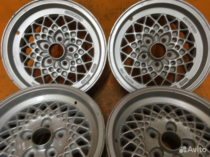 Есть трещина. 2 шт. Диски Fondmetal 15 5х112 DIA 6