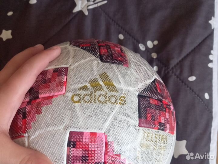 Футбольный мяч adidas