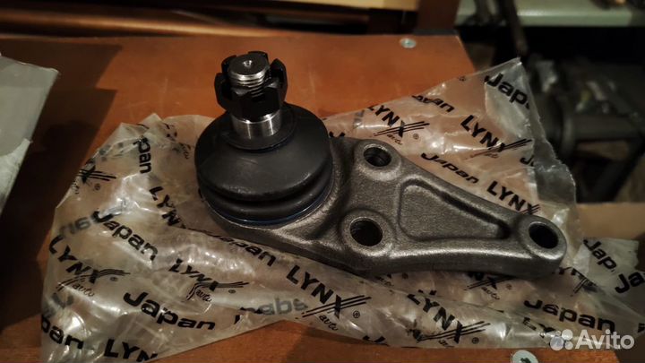 Шаровая опора нижняя L/R