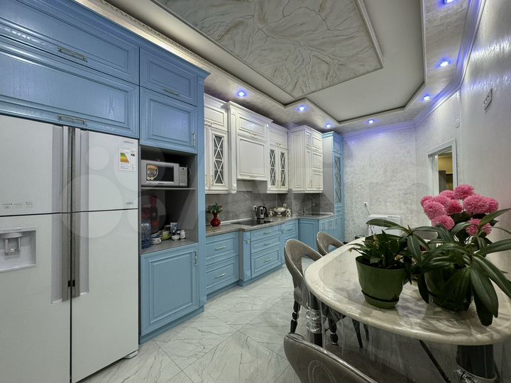 3-к. квартира, 111 м², 12/15 эт.