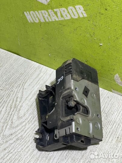 Замок двери передней правой Опель Астра Джи 98-05