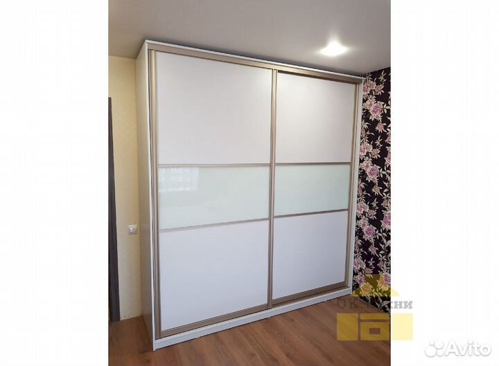 Распашной шкаф