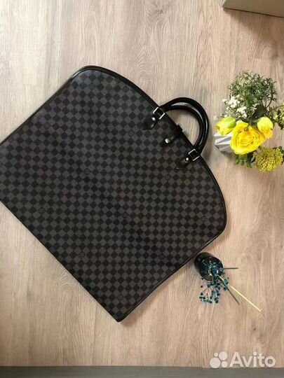 Чехол для мужского костюма