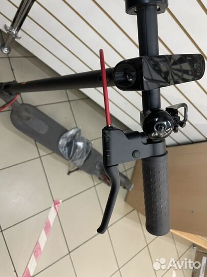 Электросамокат Xiaomi Mi Electric Scooter Pro