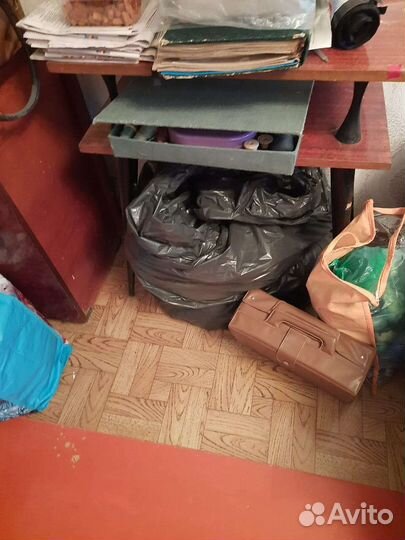Сервант, прихожая, диван