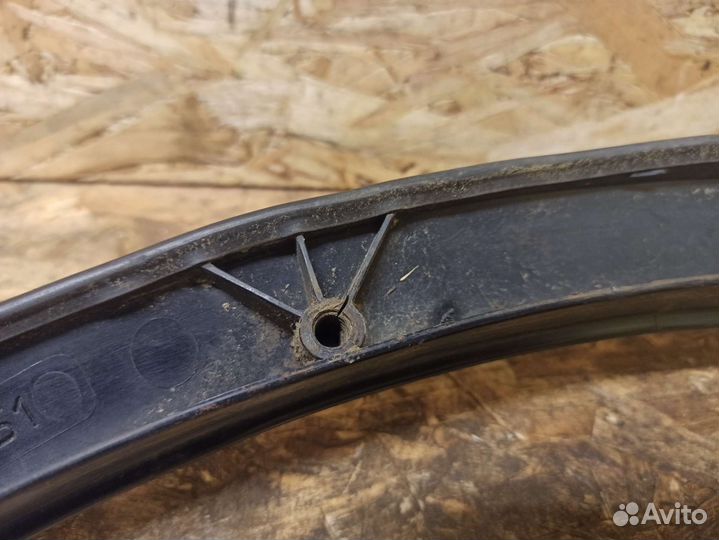 Накладка задней двери Opel Frontera A