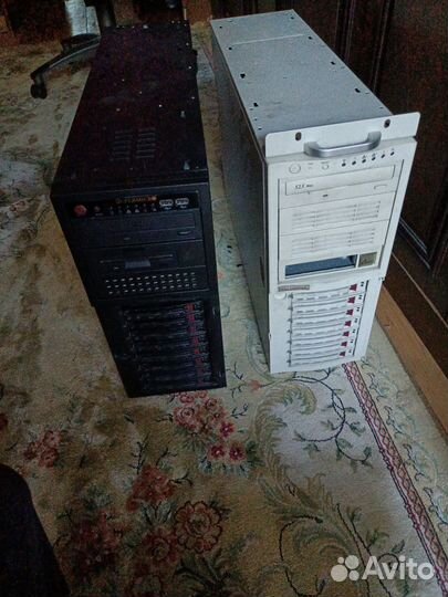 Корпус для сервера, сервер