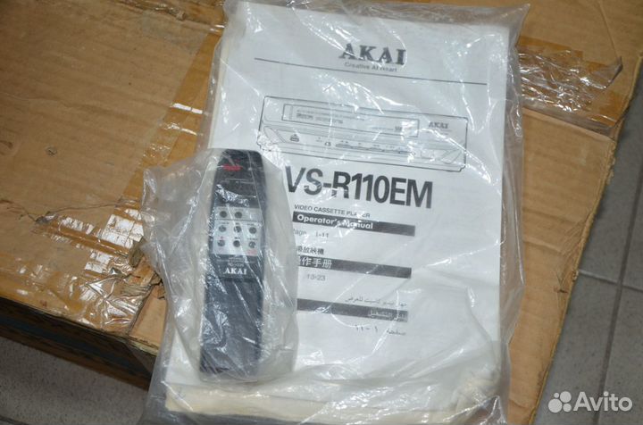 Пульт и инструкция от VHS-плеера Akai VS-R110EM