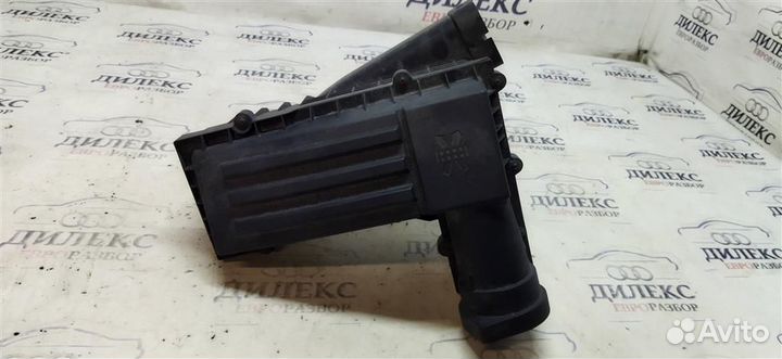 Корпус воздушного фильтра VW Tiguan 2007-2011