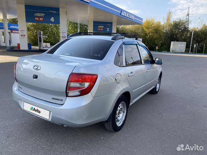 LADA Granta 1.6 МТ, 2012, битый, 152 000 км