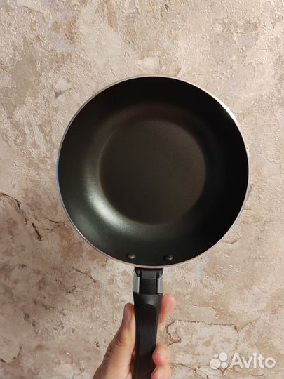 Сковорода новая 16 см